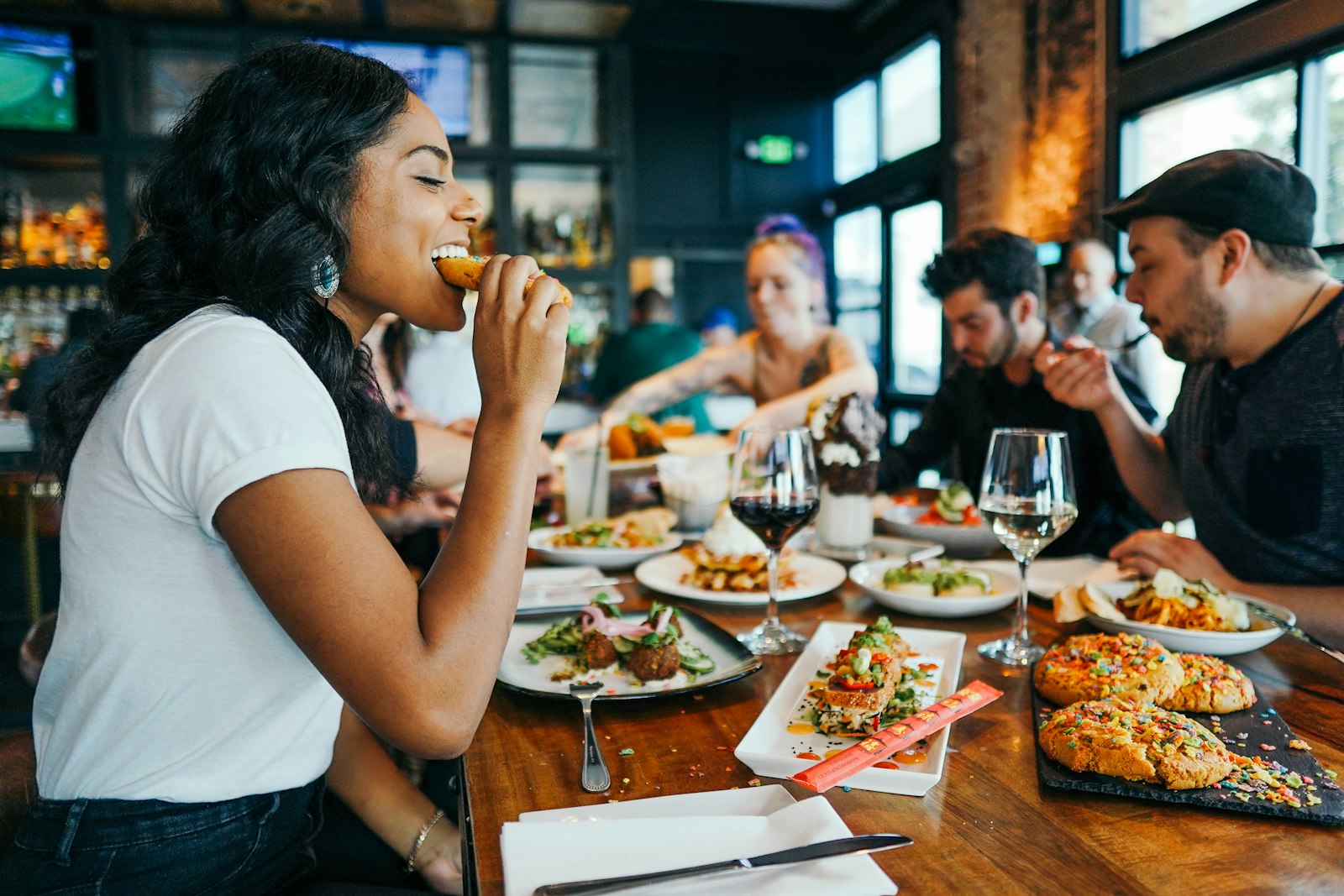 Bistro Noir — dining photo 4
